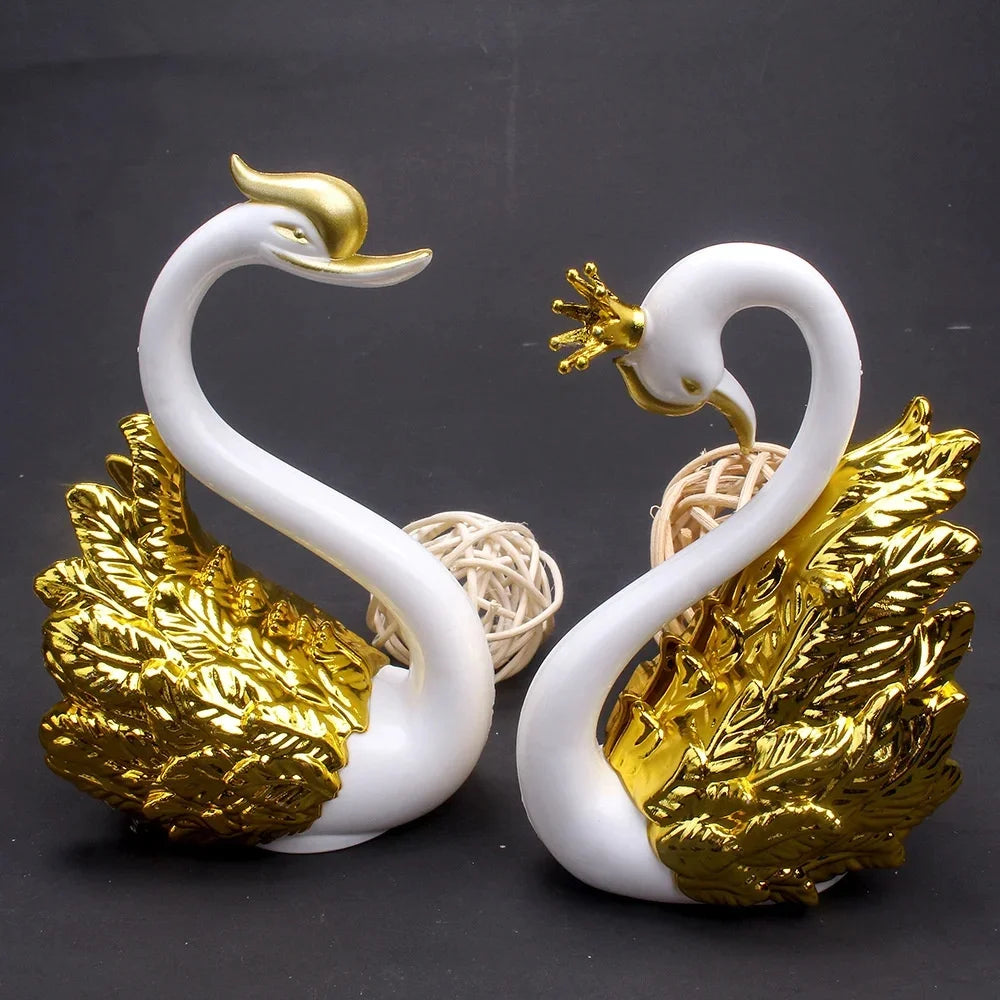 Mini Swan Couple Model Figurine Collectibles Car Interior Wedding Cake Decoration Wedding Gift for Guest Home Accessories