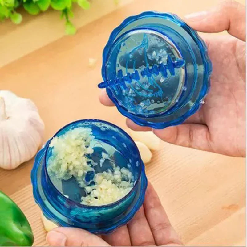 New Kitchen Multifunctional Garlic Crusher Manual Garlic Press Roll Crusher Chopper Home Appliance Kitchen Gadgets Accessories