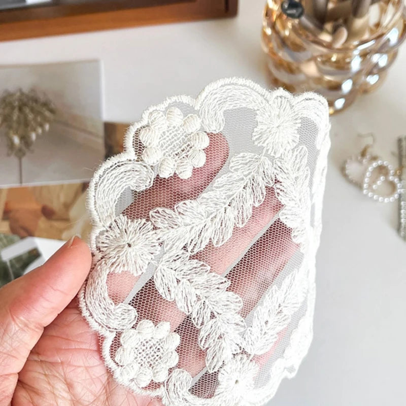 Round Hollow Lace Coaster Table Napkin Embroidery Flower Placemat White Coffee Cup Dining Mat Home Wedding Party Decor 코스터